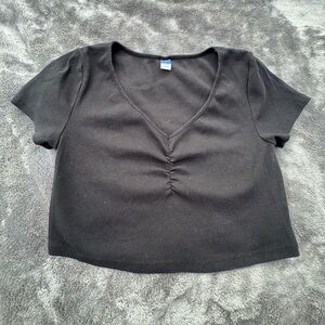 Old Navy Black V-Neck Crop Top🖤